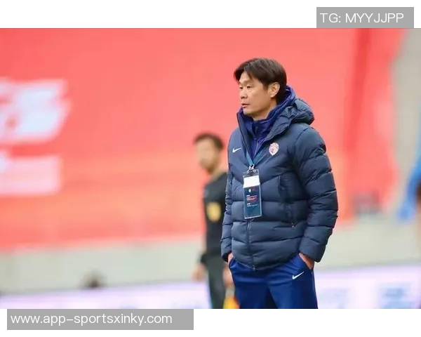 李霄鹏呼吁球迷宽容:主场被喊下课是常态应理解教练艰辛 李霄鹏呼吁球迷宽容:主场被喊下课是常态应理解教练艰辛